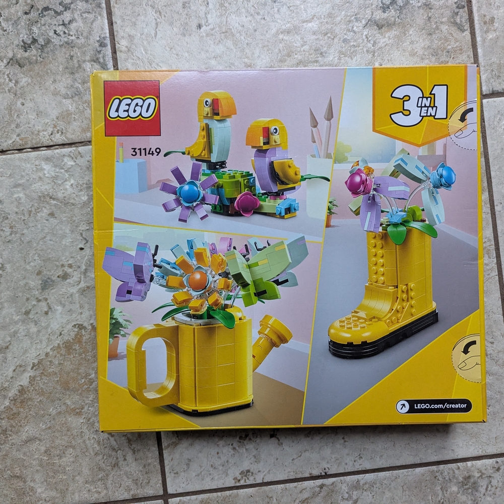 LEGO Creator 3-in-1 Sunshine Surfer Van Building Kit